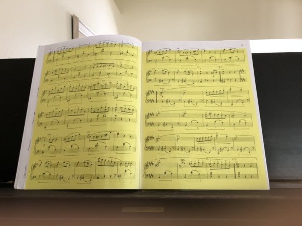 Yellow overlays for dyslexic piano students? 