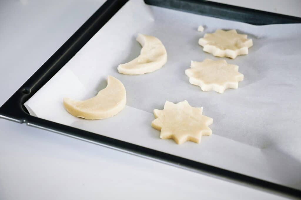 Have students decorate their own snacks! | ComposeCreate.com